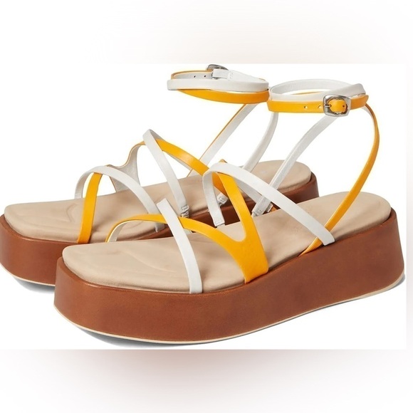 rag & bone

Logan Sandal - Picture 1 of 15